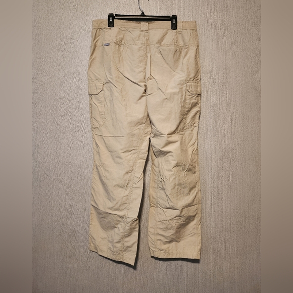 Columbia Omni-Shade khaki pants Size Large - Picture 2 of 3